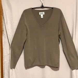 Chicos warm Khaki tan V-neck Sweater Size 1/M/8